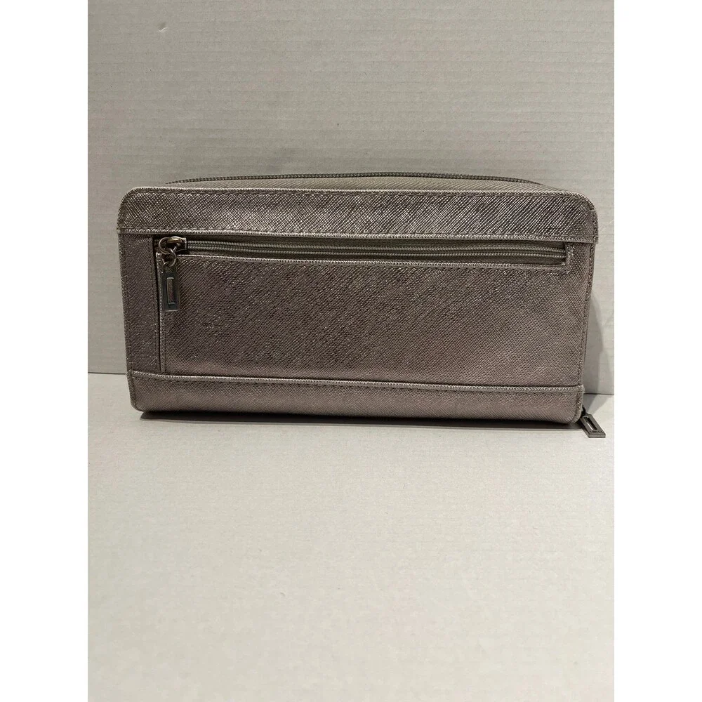 Guess Wallet - Picture 2 of 11